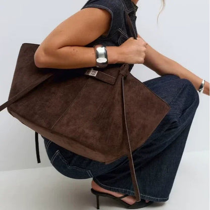 2026 New Large Capacity Trapeze Women Shoulder Bags Designer Metal Lock Handbags High-Quality Pu Leather Big Tote Commute Bag