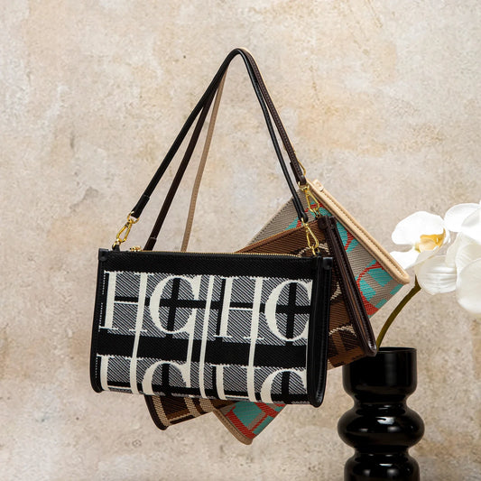 Vintage Handbag with Letter Design Large Capacity Fashionable Retro Women's Tote Bag for Everyday Use