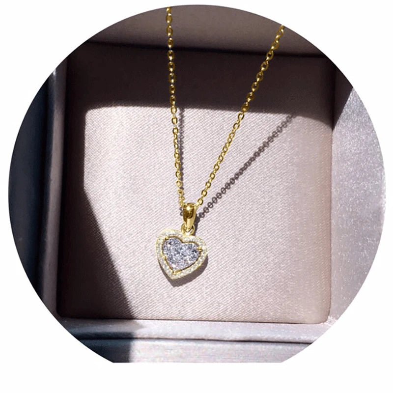 2.3mm Round Halo Moissanite Necklace Exquisite 14K Gold Filled Heart-shaped Pendant Necklaces For Valentine's Day Jewelry