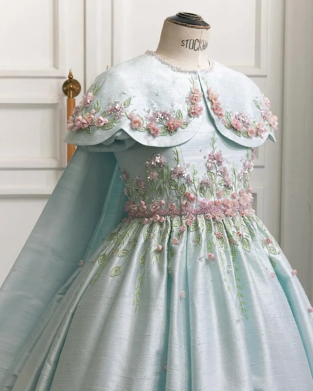 Custom Capelet 3D Floral Embroidery Flower Girl Dress For Wedding Birthday Party Pageant Gown Kids Formal Long Ball Gown With