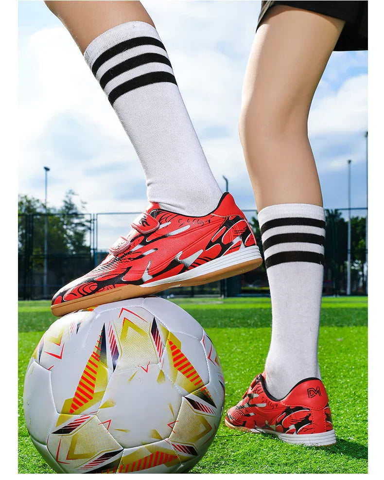 Children Football Shoes Professional Indoor Non Slip TF/FG Fast Grass Boys Match Wear Resistant Training Football Shoes for Kids