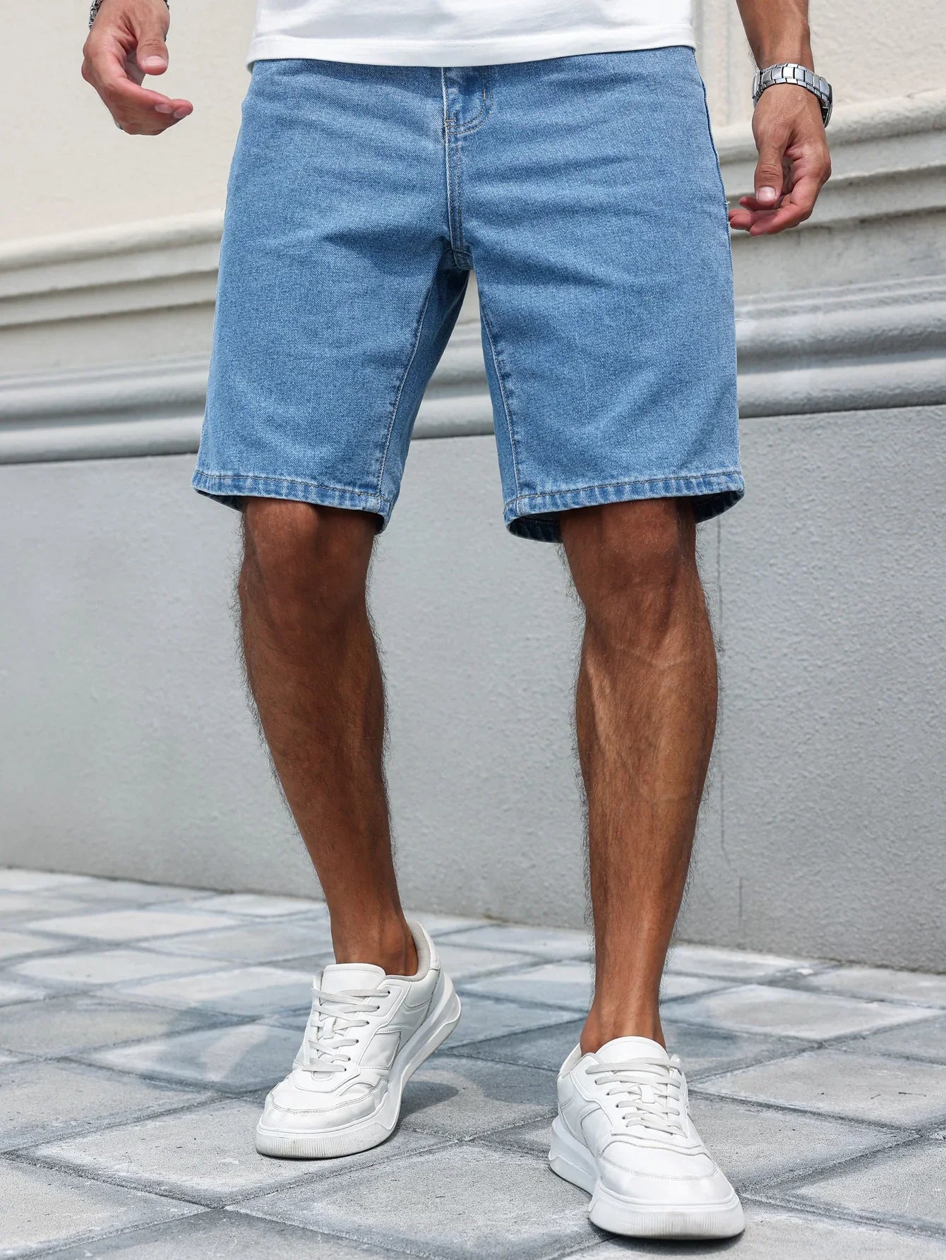 Men's Summer Denim Shorts. A Common Item in Summer. Simple in Style. Suitable for Casual Outings and Trips.