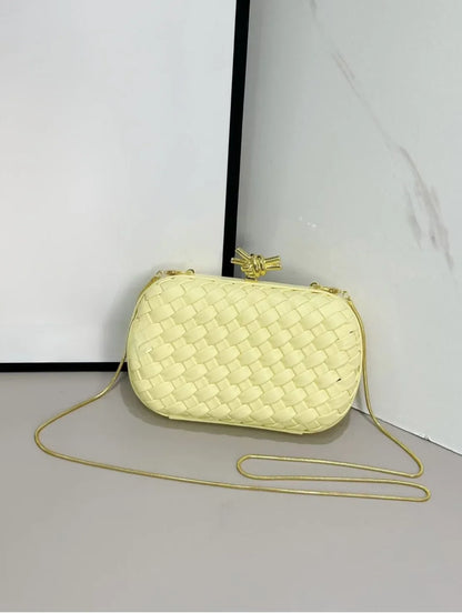 Elegant Box Shaped Dinner Clutch Crossbody Bag for Women Fashionable Chain Strap Handbag Retro Style Leather Handbag