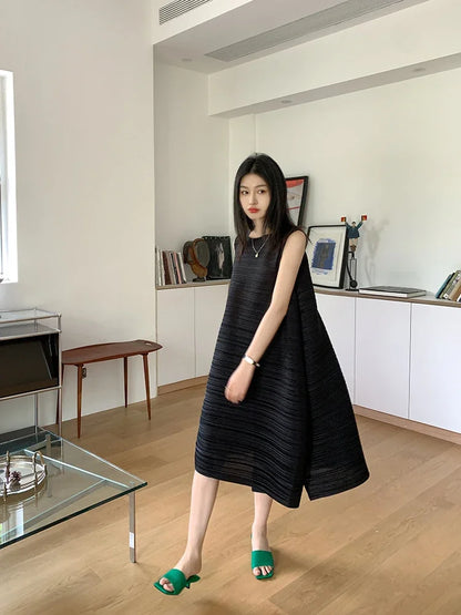 Miyake Pleated Women's Dresses Loose Plus Size High Quality Sense of Elegance Sleeveless Mid-length Skirt 2025 Spring New