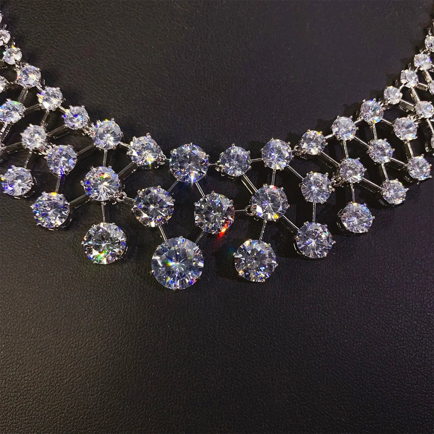 Jewelry Set with Round-Cut Necklace and Dangle Earrings Elegant Sparkling Bridal Accessories for Banquets Wedding