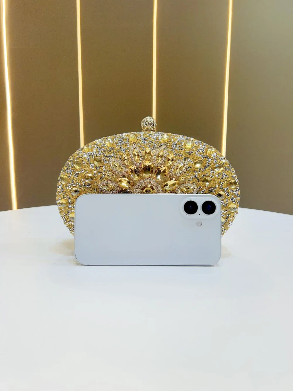 Luxurious Diamond-Encrusted Rhinestone Crossbody Small Handbag Versatile Elegant Women's Fashion Accessory