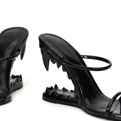 Big Gold Chain Peep Toe Tiger Teeth Heel Sandals 2024 New Fashion Silvery Beach Party Outdoors Women's Slippers Size 35-43
