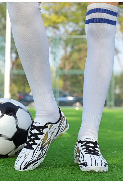 Outdoor Children's Football Shoes Low-cut Kids Soccer Shoes Sports Shoes Comfy Non-Slip Training Shoes For Boys Futsal Sneakers
