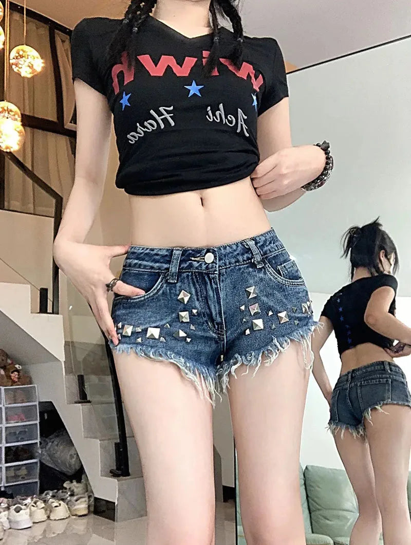 Sexy Mini Women's Denim Shorts American Retro Y2K Rivet Decorate Skinny Short Jeans Female Korean Low-Waisted Streetwear Shorts