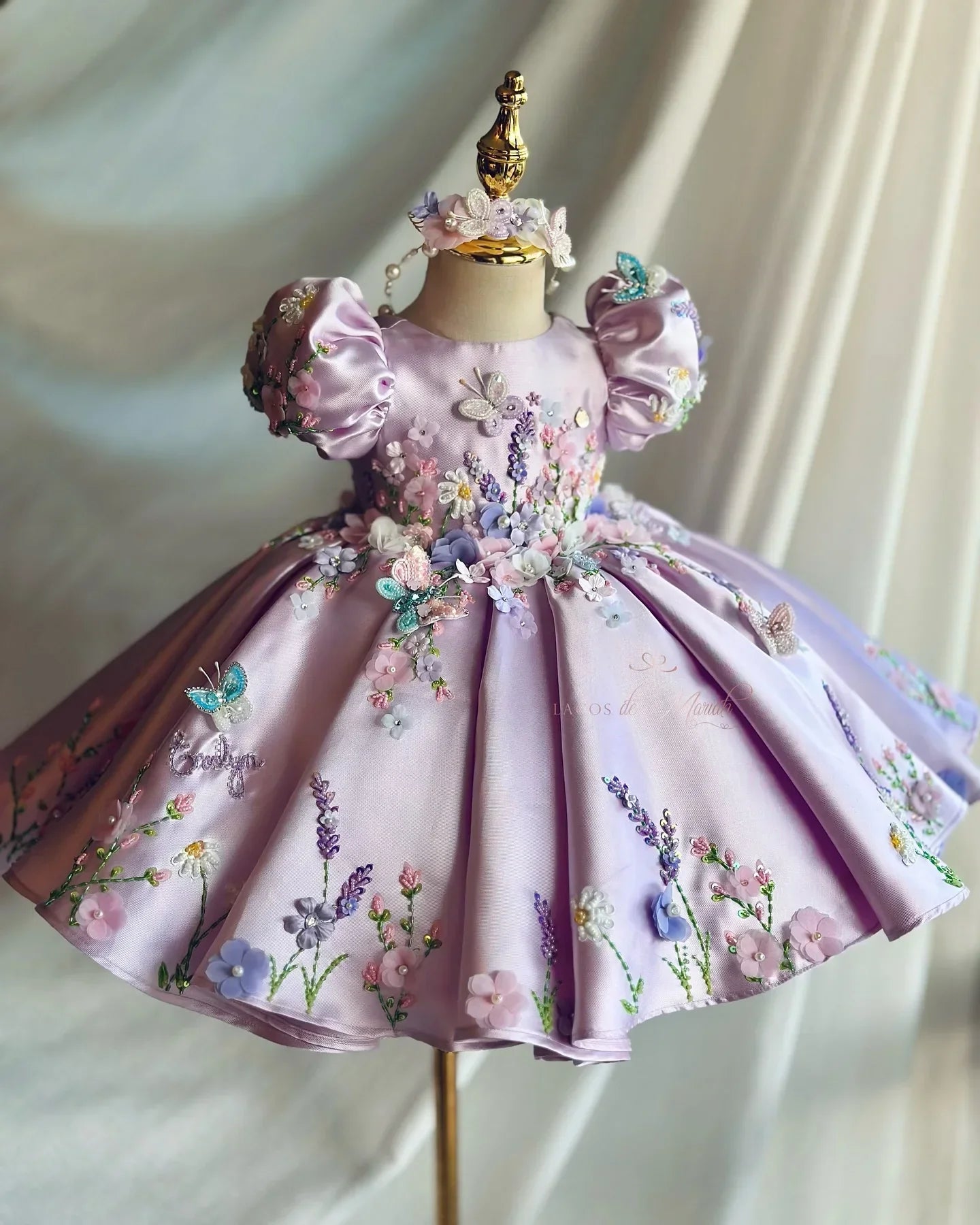 Flower Girl Dress Satin 3D Floral Butterfly Puff Sleeve Ball Gown Wedding Gown First Christmas Party Dress For Girlsفساتين