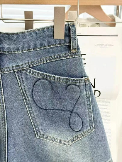 2026 New Women's High Waist A-Line Shorts Vintage American Style Slim Fit Heart Embroidery Casual Streetwear Denim Shorts