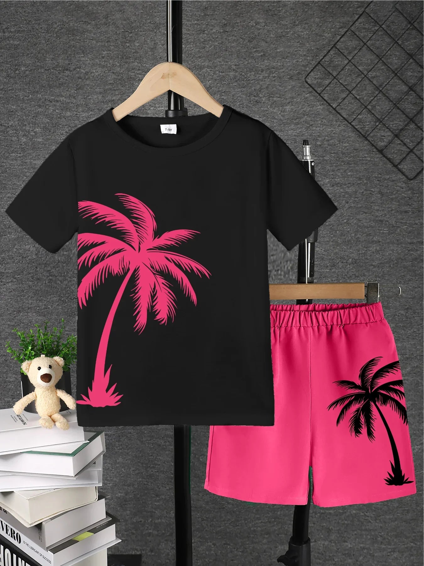Tween Boys Casual Coconut Tree Pattern Short Sleeve And Shorts Set for Outdoor Scene Wear Vacation Style Beach Pants Summer