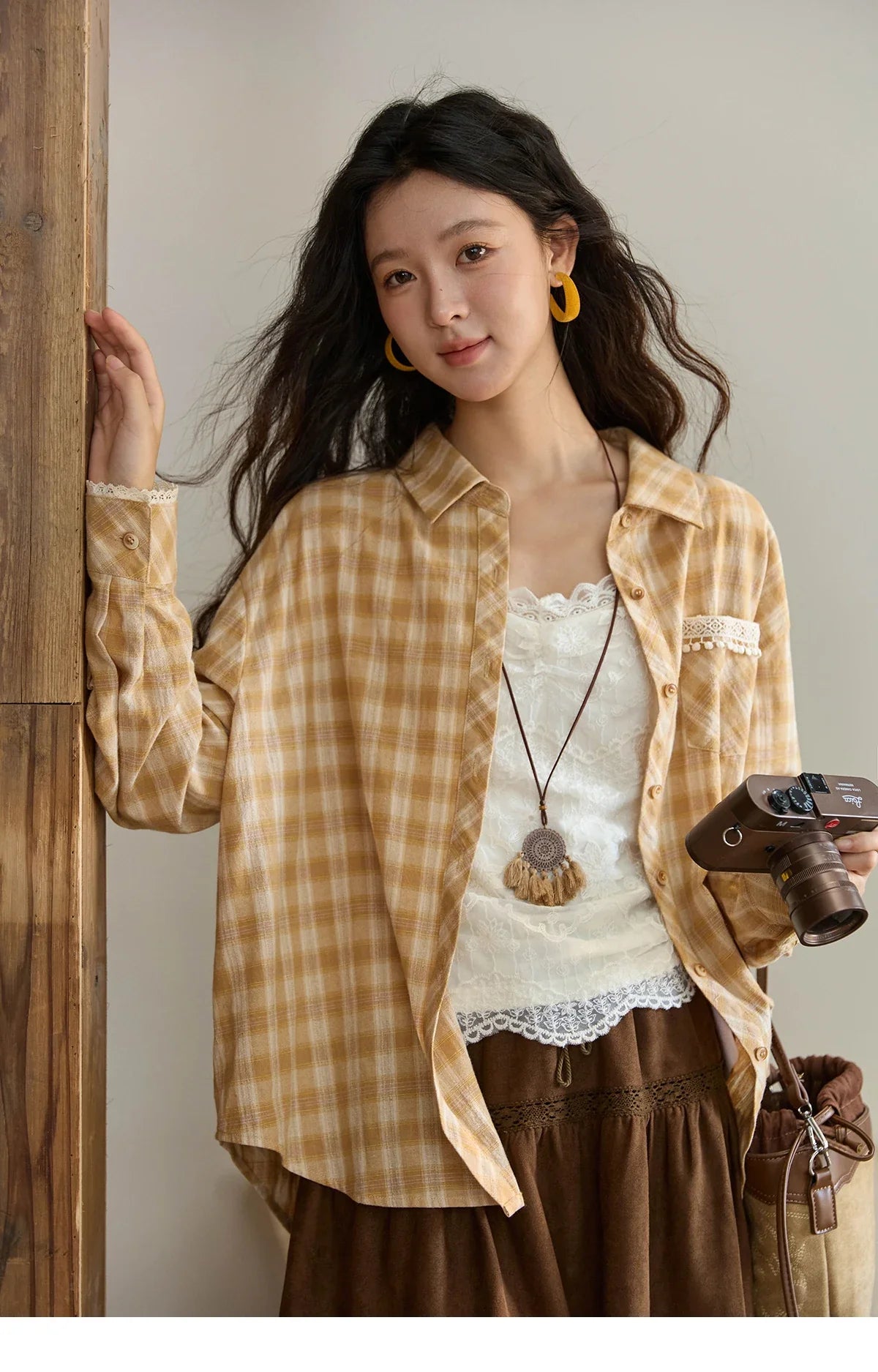 Women's Retro Plaid Long Sleeved Shirt 2025 Autumn Korean Loose Casual Plaid Top with Lace Pocket Lapel Shirts MXE43C2378