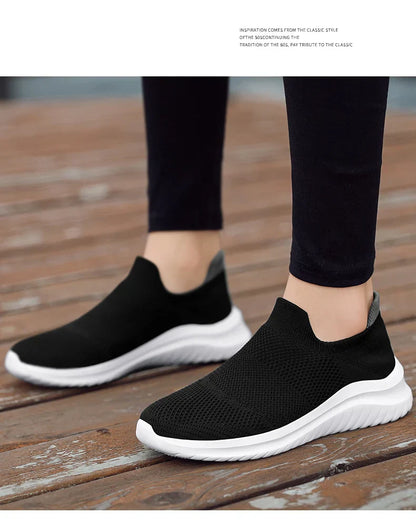 Men Shoes Sneakers Breathable Mesh Slip on Running Shoes Outdoor Non-Slip Couple Jogging Training Hiking Sports Shoes