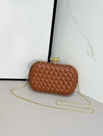 Elegant Box Shaped Dinner Clutch Crossbody Bag for Women Fashionable Chain Strap Handbag Retro Style Leather Handbag