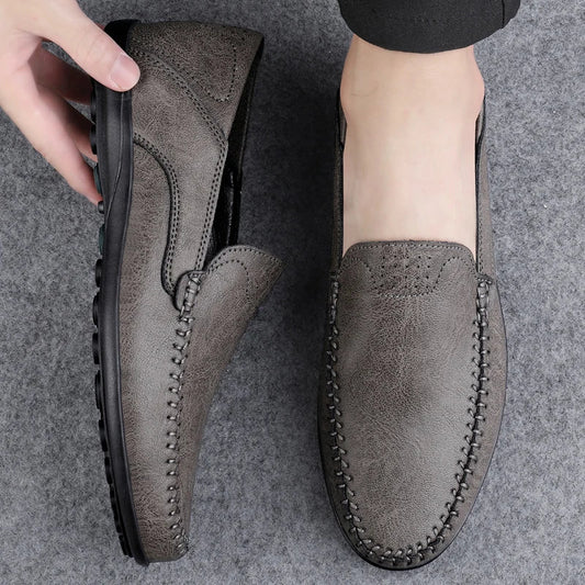 Fashion Men Casual Leather Shoes Luxury Italian Soft Men Loafers Handmade Moccasins Men Breathable Slip on Boat Shoes Plus Size