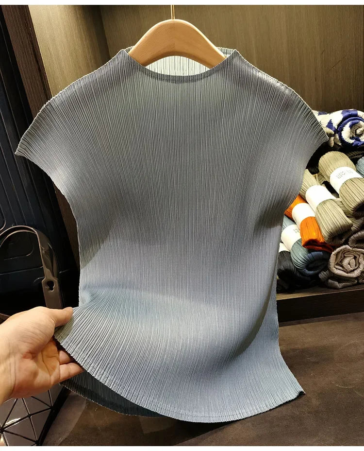 Miyake Versatile Classic Simple Solid Color Stand Up Collar Pleated Top Women Slim Slim Short Sleeve Miyake T-shirt Summer 2025