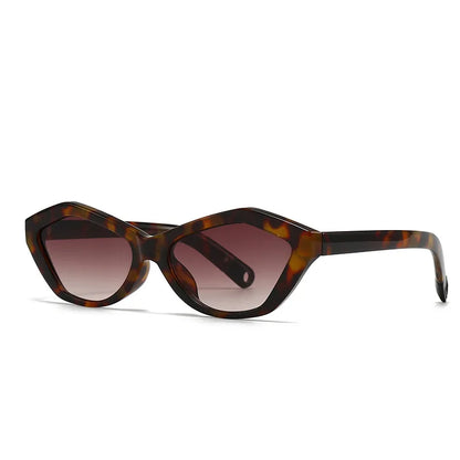 Fashion UV400 Cat Eye Sunglasses for Women Outdoor Stylish Retro Eyewear with Unique Temple Design Sun Glasses Gafas De Sol