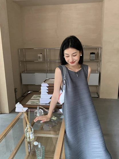 Miyake Pleated Women's Dresses Loose Plus Size High Quality Sense of Elegance Sleeveless Mid-length Skirt 2025 Spring New