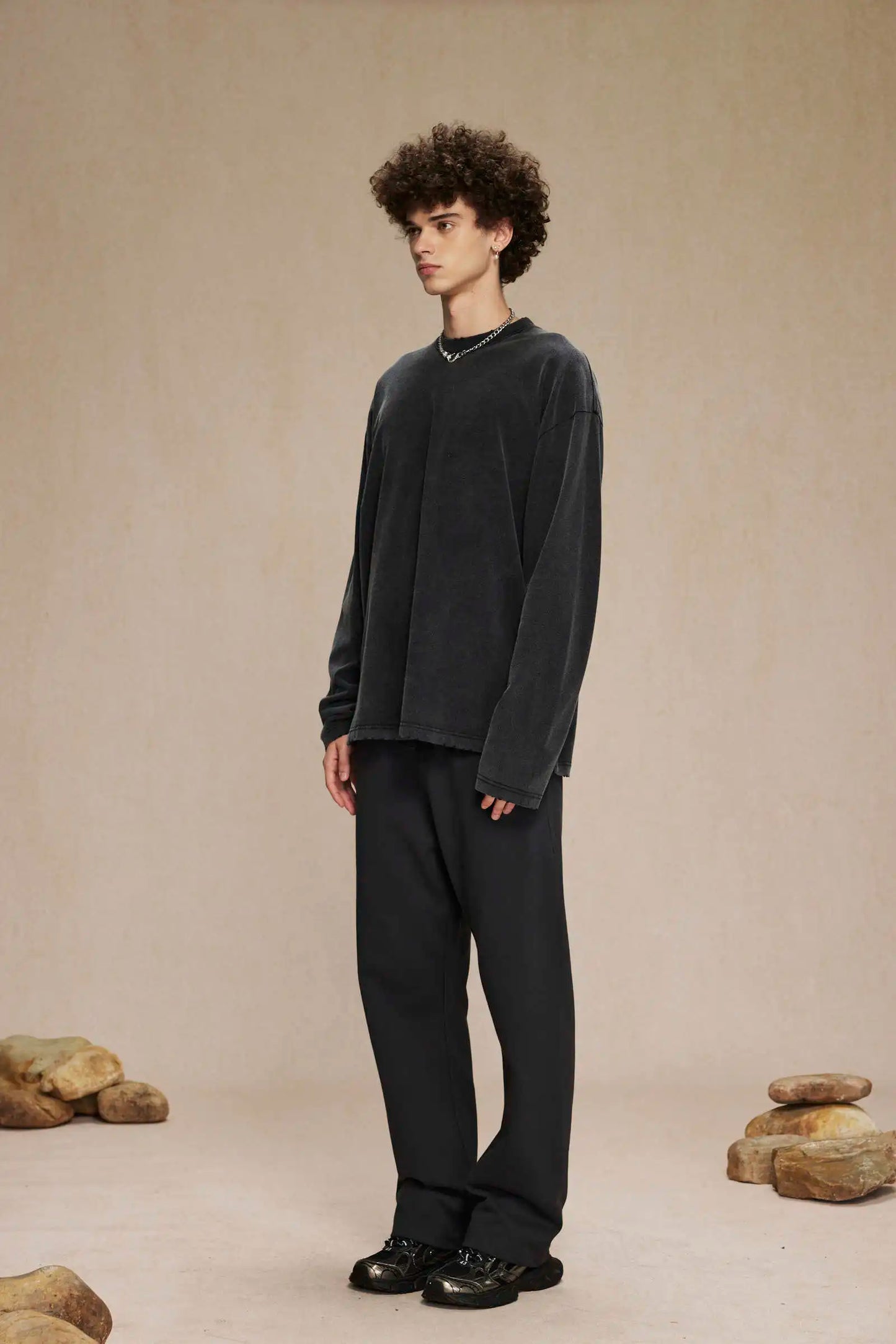 Long-sleeved t-shirt with bottom color