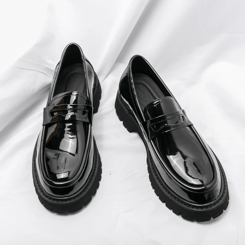 Man luxury Brand British Classic Pointed Dress Shoes Mens Patent Leather Black Wedding Shoes Oxford Formal Shoes Glossy Fashion
