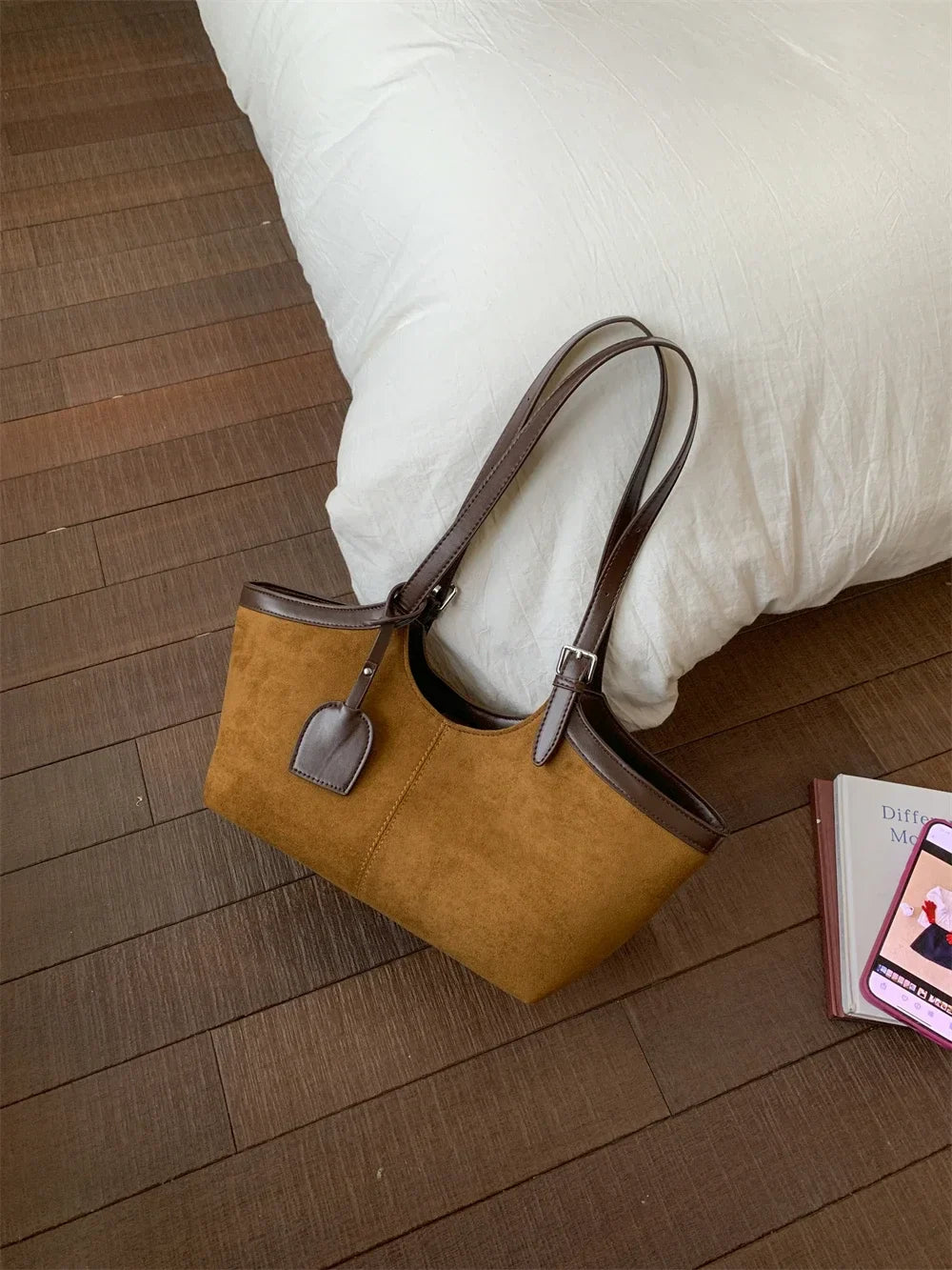 2026 Autumn Retro Suede Shoulder Bags for Women Faux Patchwork PU Underarm Armpit Bag Work Travel Casual Street Designer Handbag
