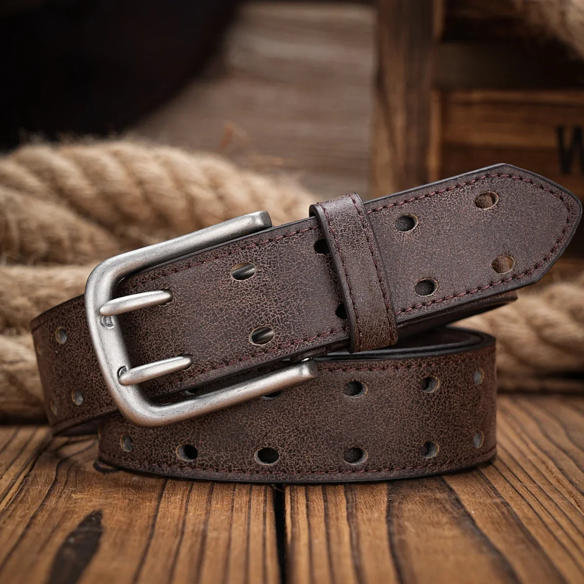 A Men's and Women's Casual Retro Belt Western Style! PU Leather Belt with Metal Buckle, Suitable for Daily Work Wear