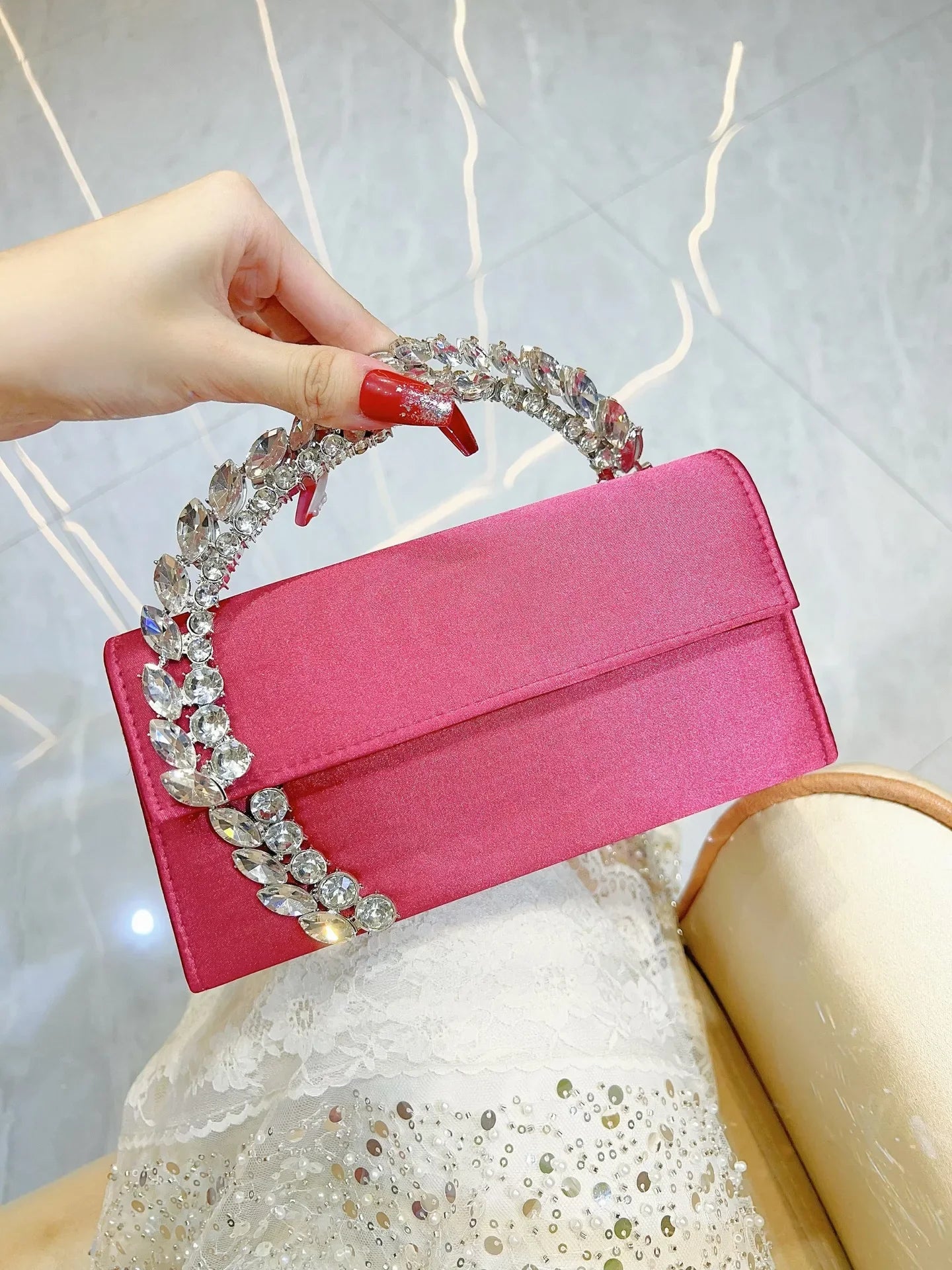 Luxury Satin Metal Handheld Women Handbag Crystal Shiny Rhinestones Diamond Evening Bags Wedding Party Clutch Purse Shoulder Bag