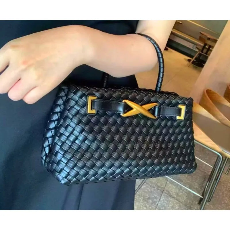 high-end light luxury style hand-woven handbag,fashionable and versatile,popular clutch for evening event and women's bag