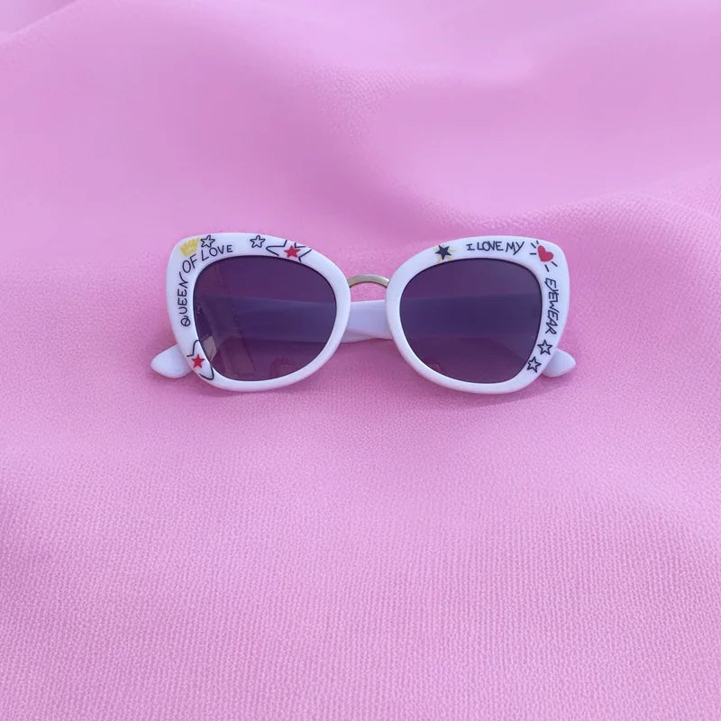 Ins 2025 New Hand-drawn Graffiti Sunglasses Unique Text Personality Fashion Sun Glasses Women Men Cat Eye Gafas De Sol UV400
