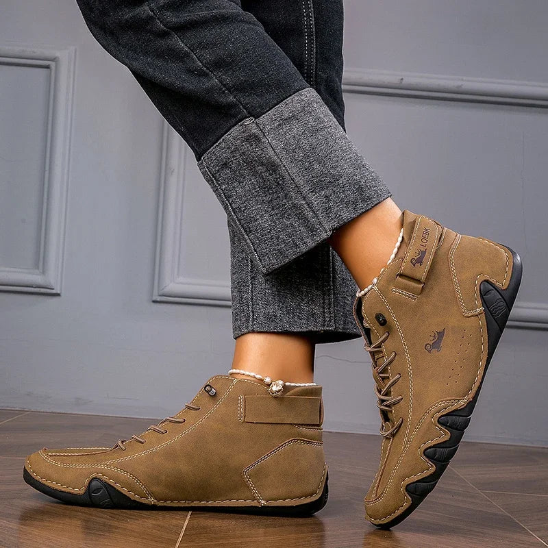 Outdoor Hiking Shoes with Wear-resistant High Top Design Sports Shoes with Comfortable Foot Feel Casual Life 2025 White Boots