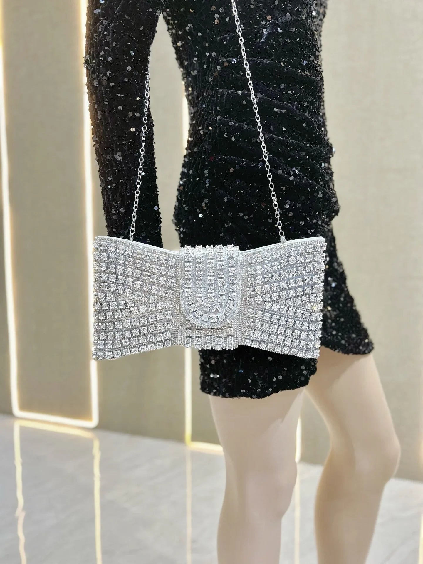 2025 Luxury Bow Design Sequin Dinner Clutches Metal Chain Shoulder Bag Wedding Reception Storage Bag Haute Banquets Evening Bags