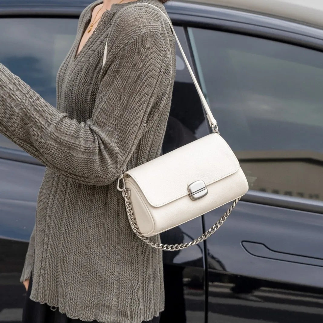 Supple Genuine Leather Women's Barrel Crossbody Bag - Commuter-Friendly Small Chain Strap Shoulder Bag for Everyday Chic