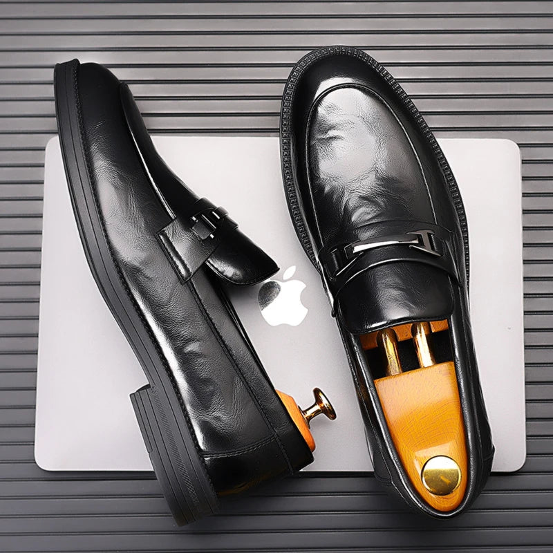 Men's Casual Leather Shoes 2026 New Spring Season Loafers for Men with Slip-On Flats British Style Men Walking Shoes Moccasins