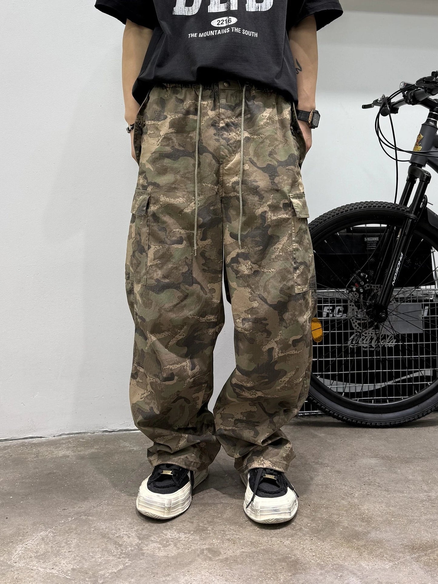 Vintage Camouflage Cargo Pants Men Tactical Multi Pocket Loose Fit Straight Leg Outdoor Casual High Quality Work Pants Trendy