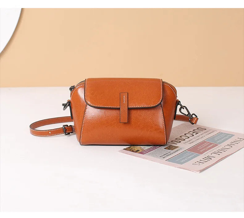 Oil Wax Cowhide Leather Cross Body Small Bag for Women Fashionable and Versatile Shoulder Shell Hand Bag Ladies Casual Phone Bag