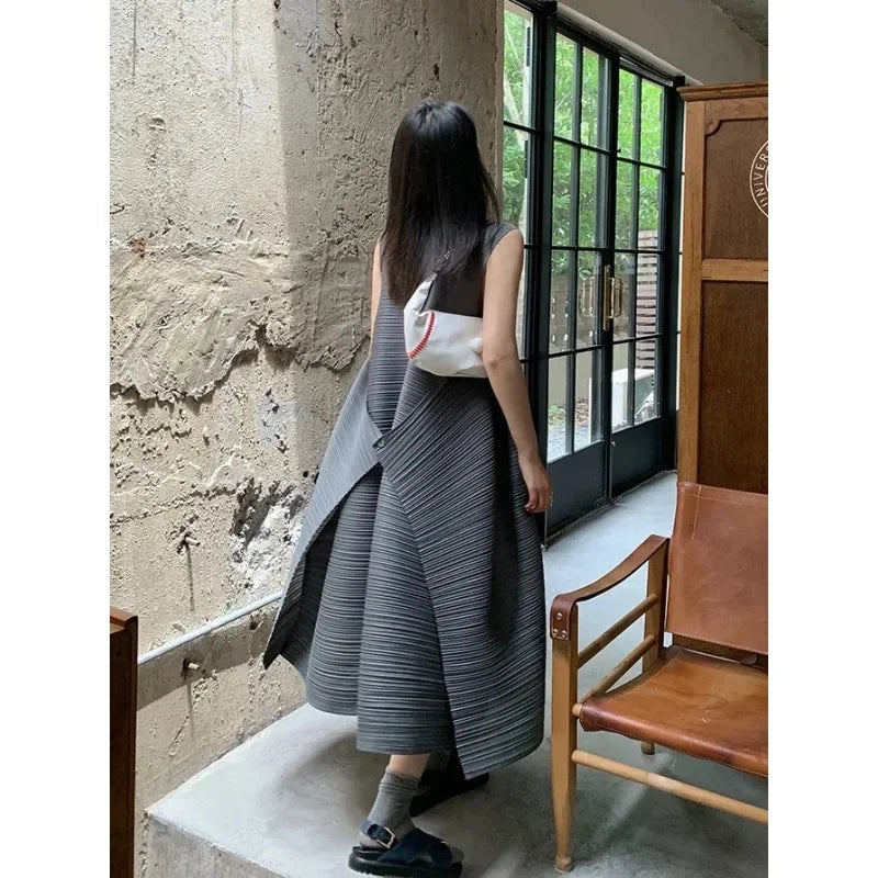 Miyake Pleated Women's Dresses Loose Plus Size High Quality Sense of Elegance Sleeveless Mid-length Skirt 2025 Spring New