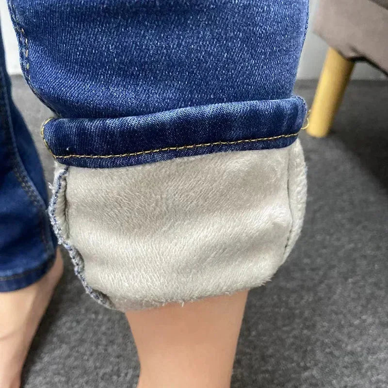 Winter Lady Thermal Plush Jeans Snow Warm Stretch Jeans Hot Sale High Waist Fleece Pants Female Straight Leg Denim Trousers