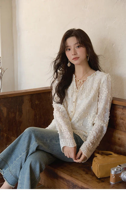 Apricot Lace Jacquard Embroidered Shirt 2025 Autumn Black Fungus Edge Lace-up Vintage Commuter Top Office Lady MXE41X1927