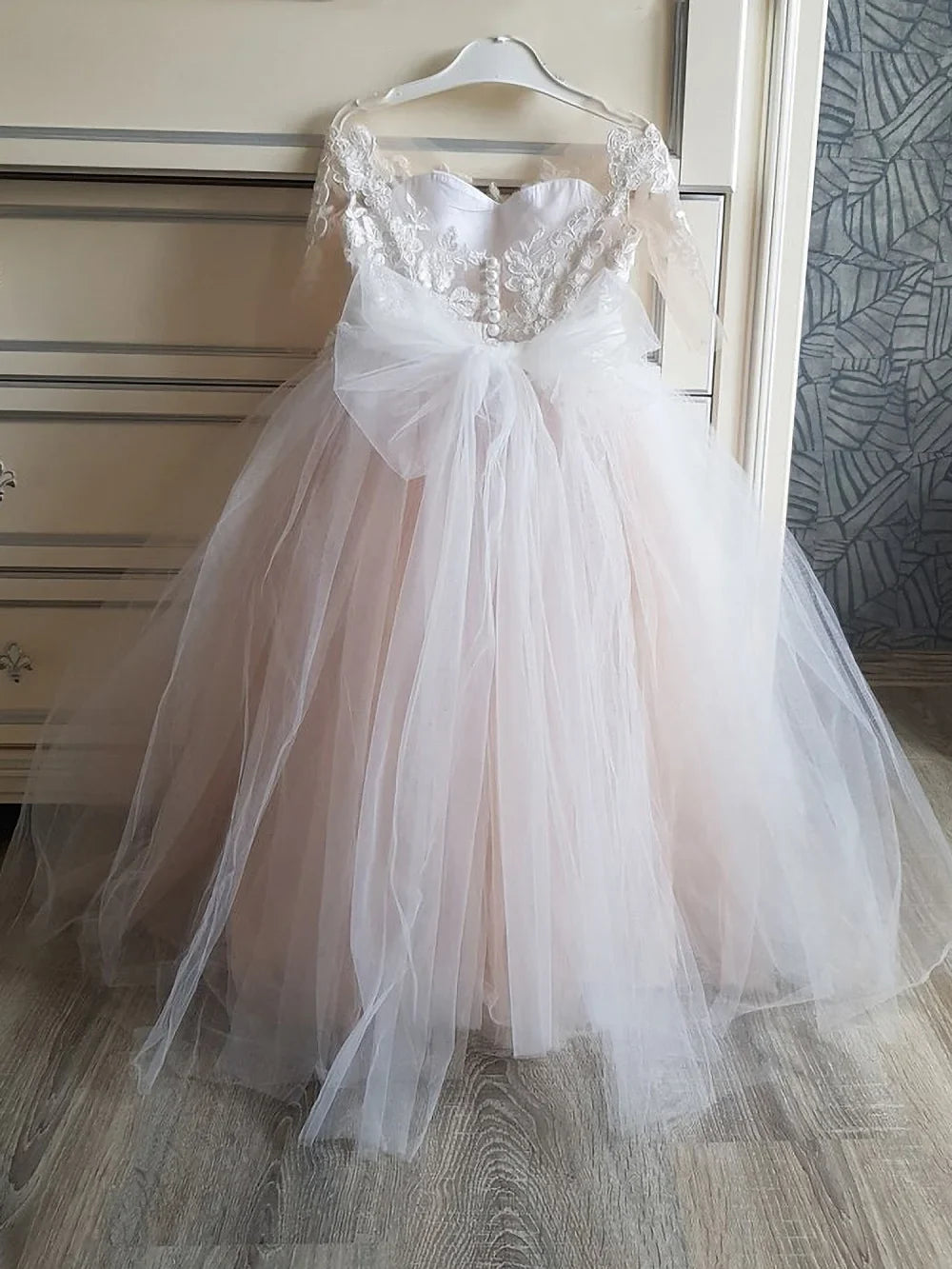 Cute Flower Girl Dresses for Wedding Big Bow Appliques Long Little Pageant Gowns Girls White Tulle First Communion Gowns