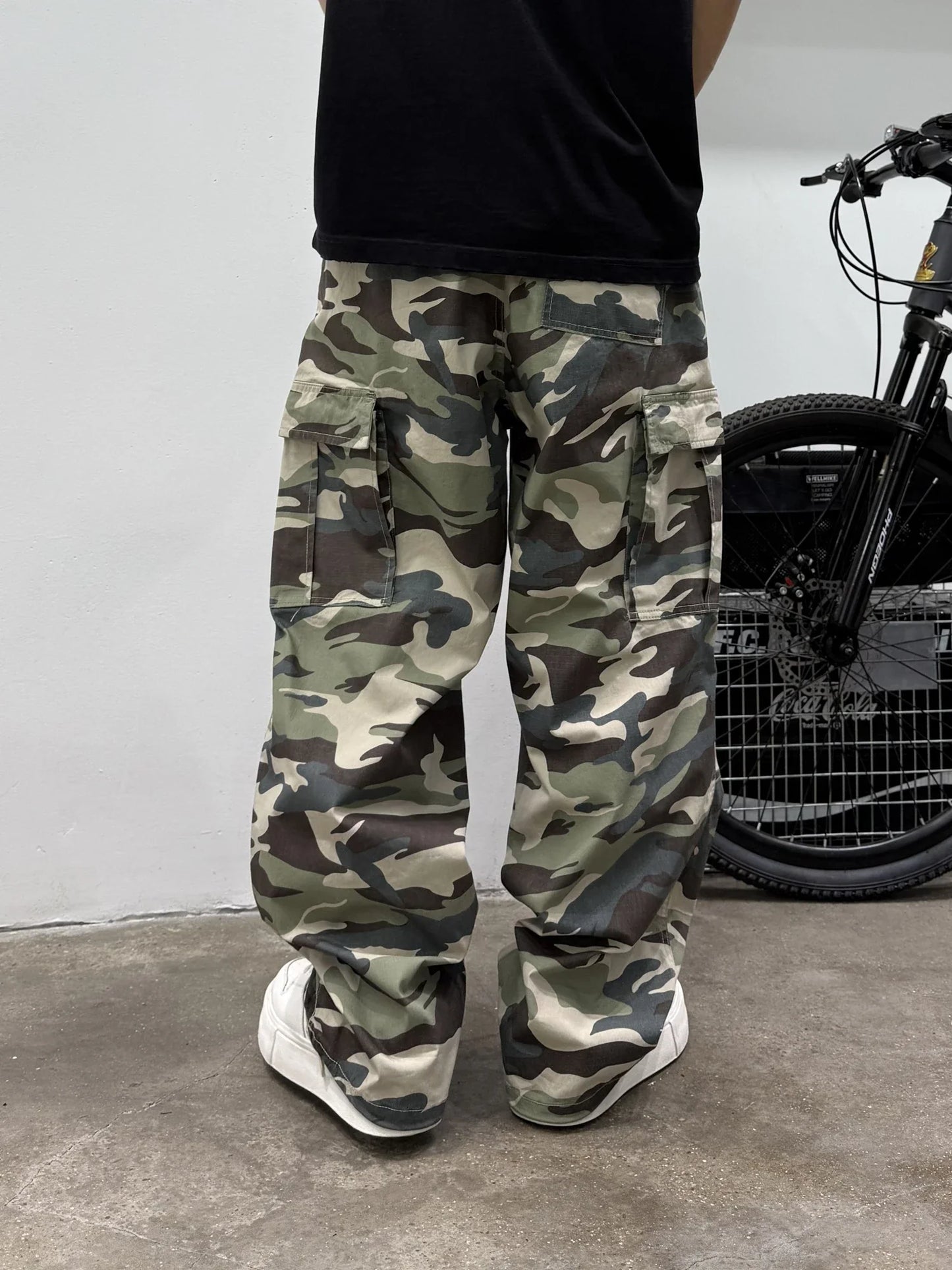 Vintage Camouflage Cargo Pants Men Tactical Multi Pocket Loose Fit Straight Leg Outdoor Casual High Quality Work Pants Trendy