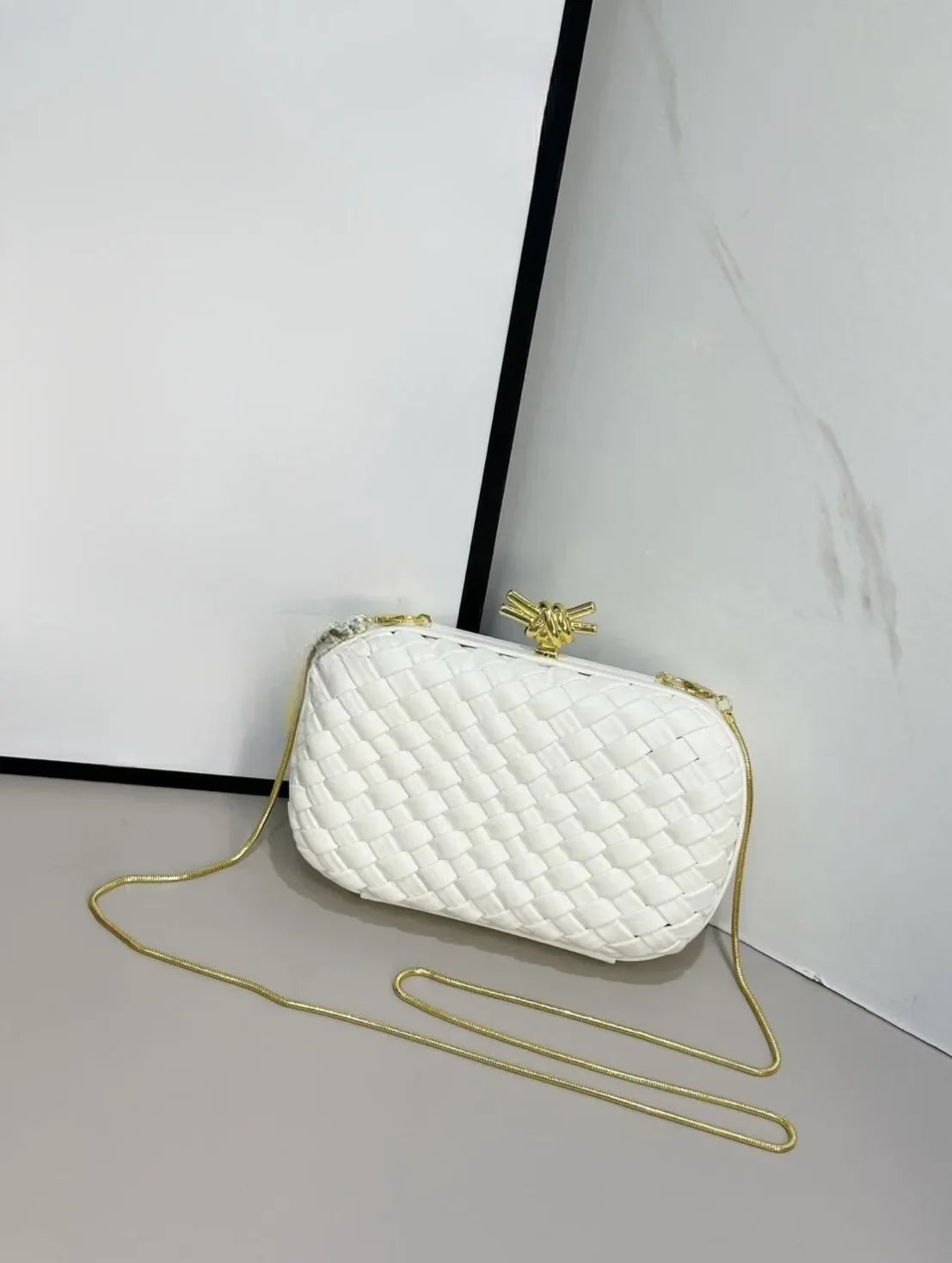 Elegant Box Shaped Dinner Clutch Crossbody Bag for Women Fashionable Chain Strap Handbag Retro Style Leather Handbag