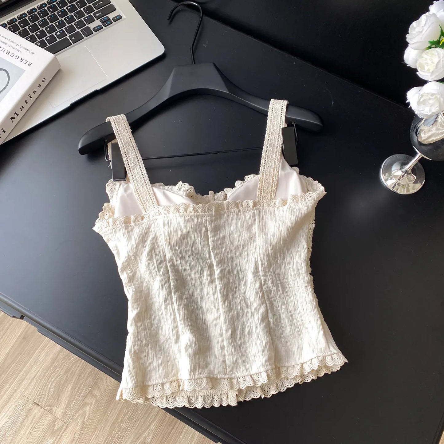 Lace Embroidery Vacation Camisole Summer 2026 Women Ins Sensual Gentle Versatile Top French Hollow Out Casual Tank Top