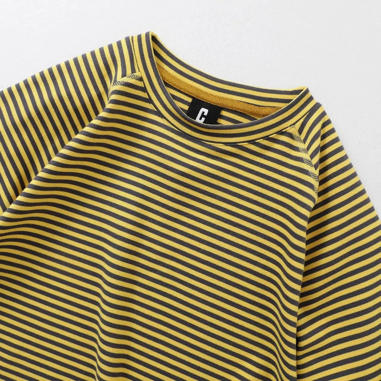 Insulated Patchwork Striped Sweatshirt with Contrast Details Unisex, Loose-fitting Spring and Autumn Undershirt.