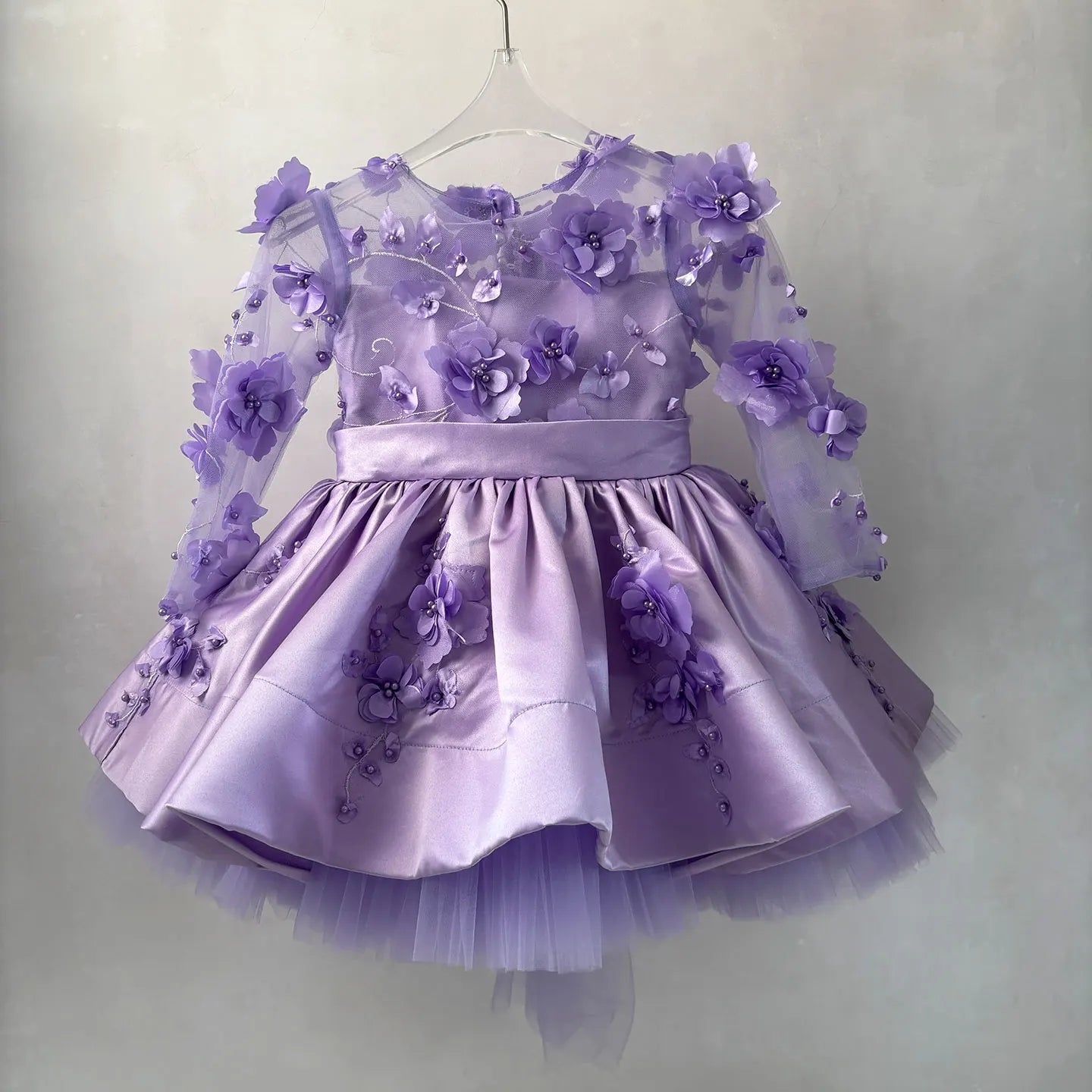 J780 Charming Full Appliqued Pearled Satin Tull Lilac Flower Girl Dress With Bow Wedding Party Spring Short Ball Gown