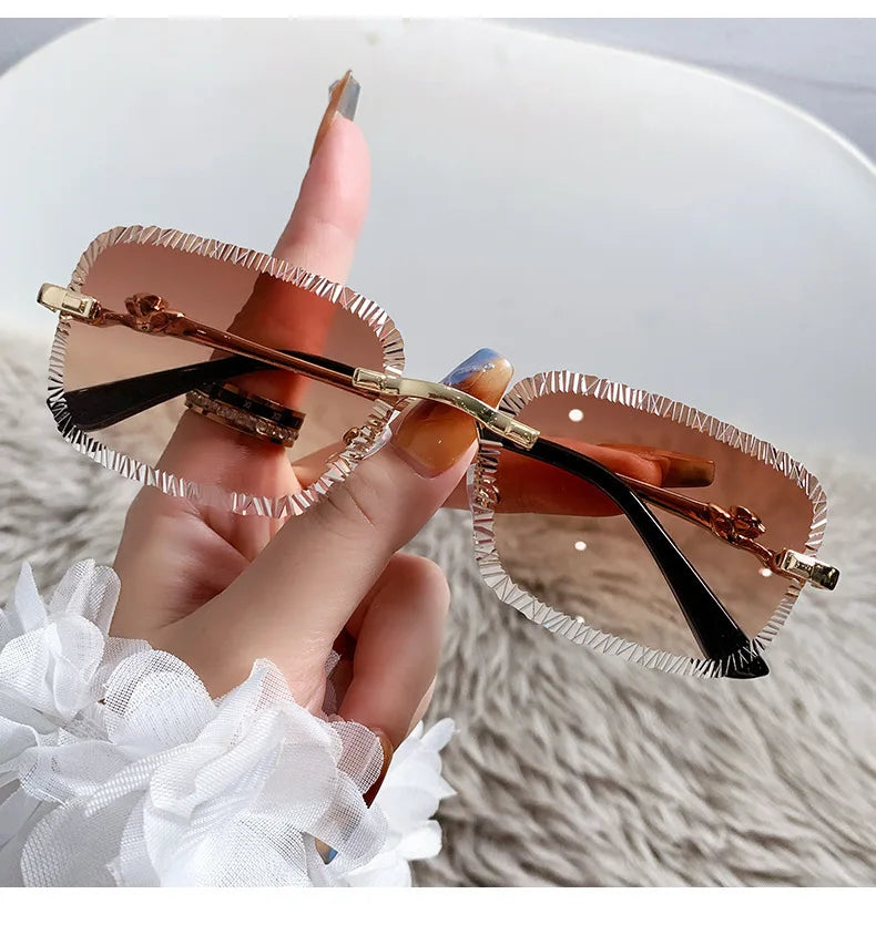 2025 European and American Fashion New Frameless Sunglasses Women Men Ins Square Eopard Head Metal Sun Glasses Ladies UV400