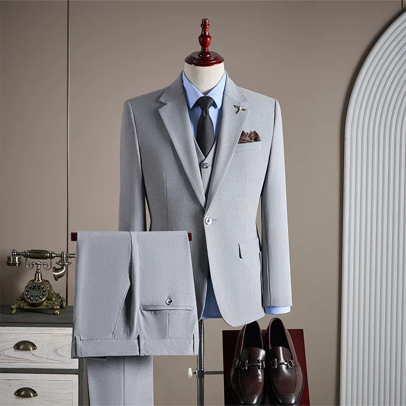 High-quality, Fashionable and Stylish Plus-size Men's Solid-color Suit Set, Men's Three-piece Set, One-button Casual Suit