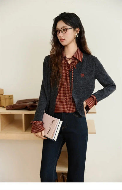 Women's Fake Two Knitted Sweaters 2025 Autumn Plaid Splicing Embroidered Tops Retro Lapel Flare Sleeve Tops MXE45Z1401