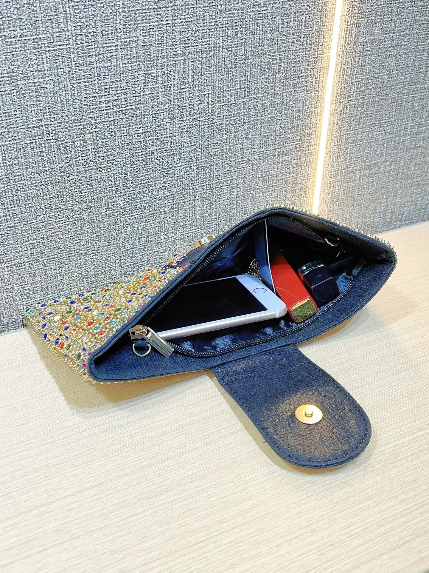 2025 Luxury Bow Design Sequin Dinner Clutches Metal Chain Shoulder Bag Wedding Reception Storage Bag Haute Banquets Evening Bags