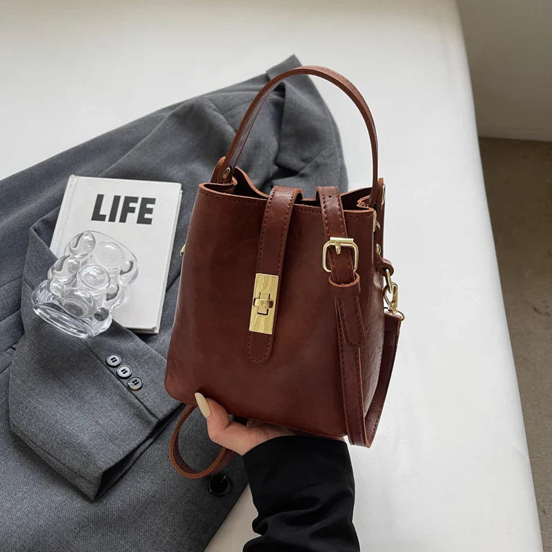 Retro small bag women 2024 new autumn/winter messenger bag fashion HOT portable bucket bag